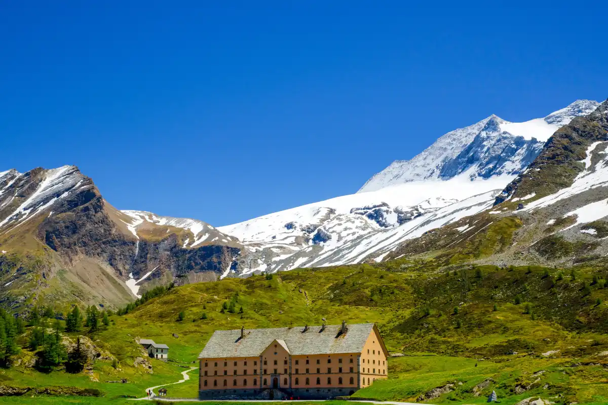 taxi andermatt to Zurich airport